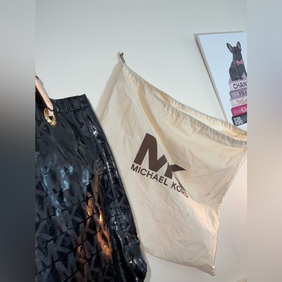 Michael Kors Black Jet Set Pocket Leather Tote Bag - Picture 3 of 11